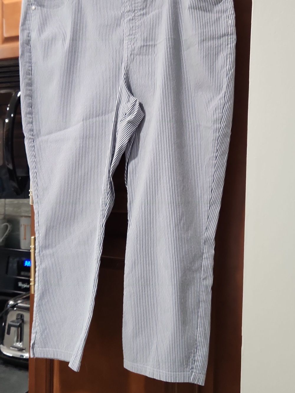 Mario Serrani Navy and White Pinstripe Cropped Pants